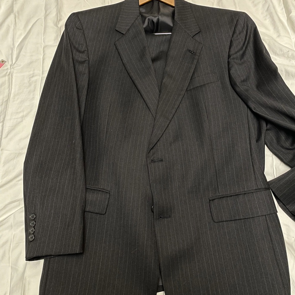 Hart Schaffner Marx grey and white pinstripe suit.  Sz 40R